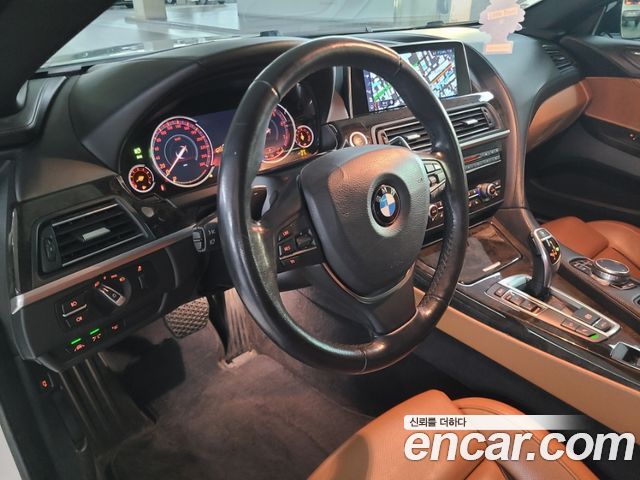 BMW 6 Series (F12) 650i Convertible 2017 — фото 18