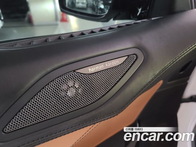 BMW 6 Series (F12) 650i Convertible 2017 — фото 24