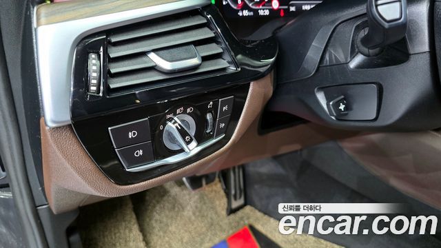 BMW 5 Series (G30) 520i M Sport 2020 — фото 14