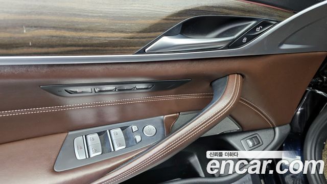 BMW 5 Series (G30) 520i M Sport 2020 — фото 17