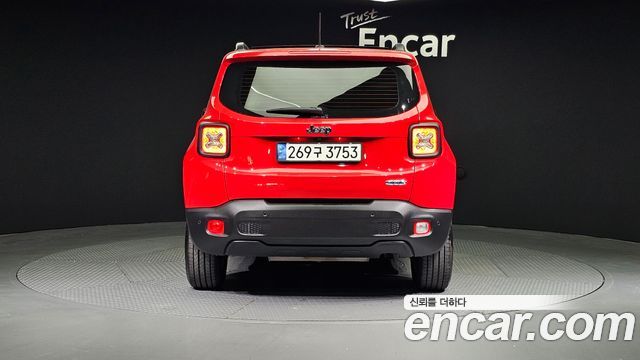 Jeep Renegade 2.4 Longitude 2016 — фото 4