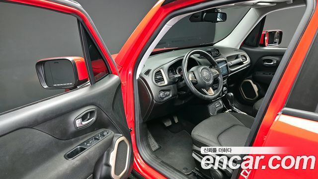 Jeep Renegade 2.4 Longitude 2016 — фото 11