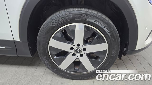 Mercedes-Benz GLB-Class (X247) GLB220 2020 — фото 5