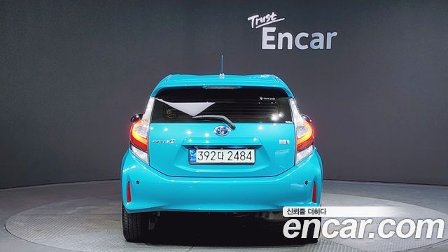 Toyota Prius C 1.5 2018 — фото 4