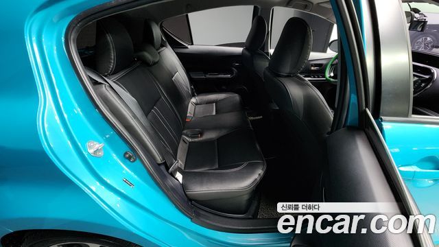 Toyota Prius C 1.5 2018 — фото 12