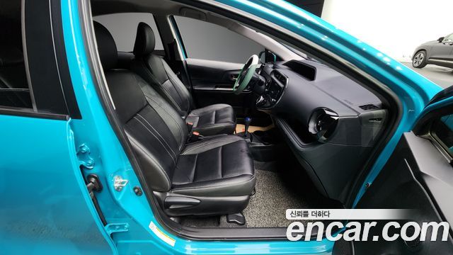 Toyota Prius C 1.5 2018 — фото 13