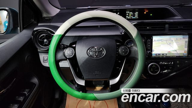 Toyota Prius C 1.5 2018 — фото 16