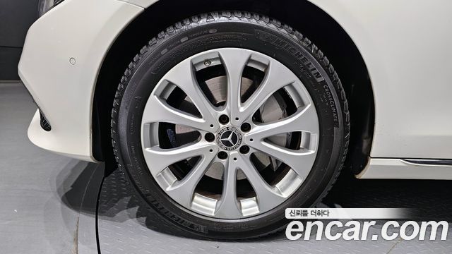 Mercedes-Benz E-Class (W213) E300 4MATIC Exclusive 2020 — фото 5