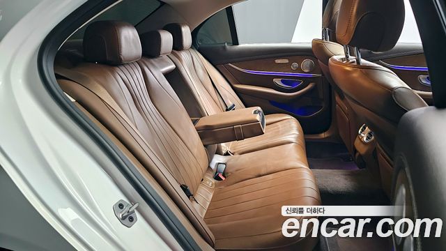Mercedes-Benz E-Class (W213) E300 4MATIC Exclusive 2020 — фото 12
