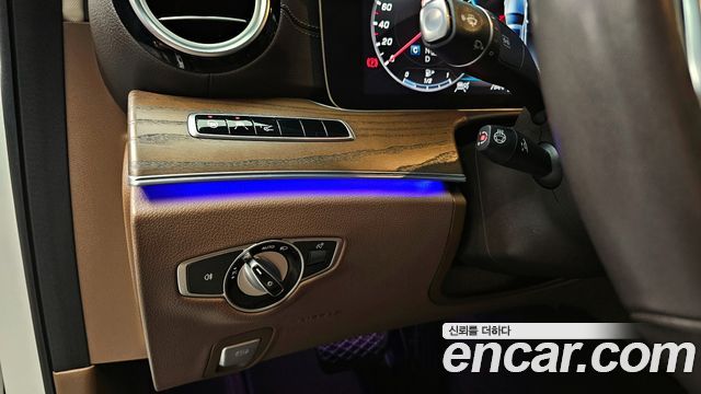 Mercedes-Benz E-Class (W213) E300 4MATIC Exclusive 2020 — фото 17