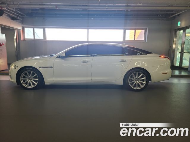 Jaguar XJ 3.0D Premium Luxury LWB X351 2013 — фото 4