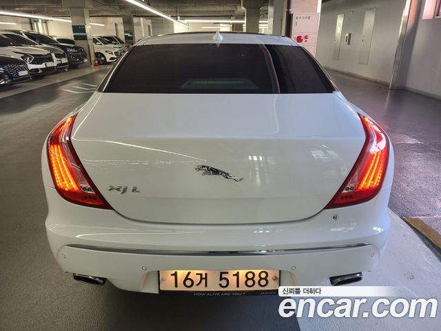 Jaguar XJ 3.0D Premium Luxury LWB X351 2013 — фото 6