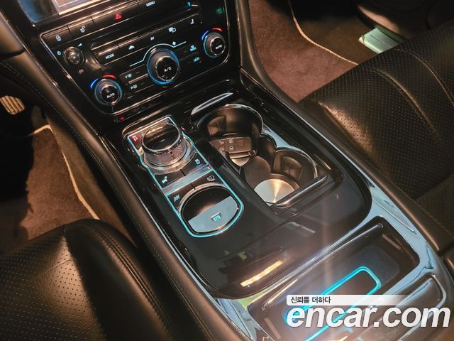 Jaguar XJ 3.0D Premium Luxury LWB X351 2013 — фото 19