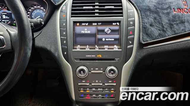 Lincoln MKC 2.0 AWD 2017 — фото 10