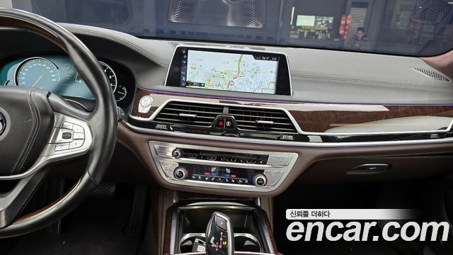BMW 7 Series (G11) 750Li xDrive Premium 2016 — фото 14