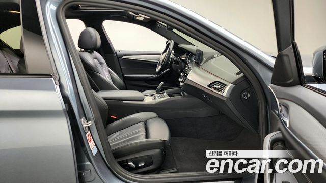 BMW 5 Series (G30) 530i M Sport Package 2017 — фото 10