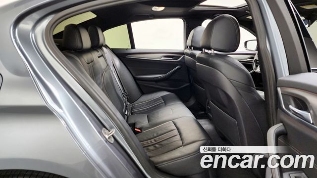 BMW 5 Series (G30) 530i M Sport Package 2017 — фото 12