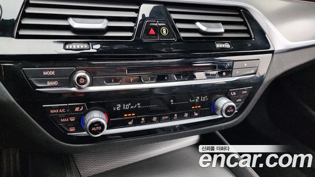 BMW 5 Series (G30) 530i M Sport Package 2017 — фото 15