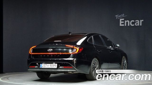 Hyundai Sonata Hybrid (DN8) Premium Family 2021 — фото 2