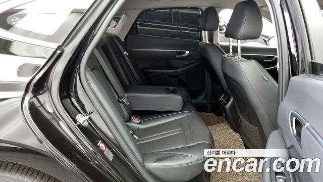 Hyundai Sonata Hybrid (DN8) Premium Family 2021 — фото 16