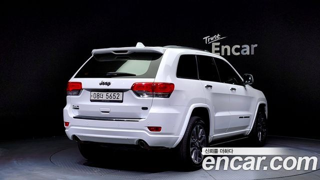 Jeep Grand Cherokee 3.0 Diesel Overland WK2 2018 — фото 2