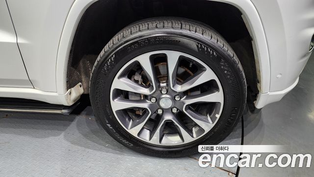 Jeep Grand Cherokee 3.0 Diesel Overland WK2 2018 — фото 5