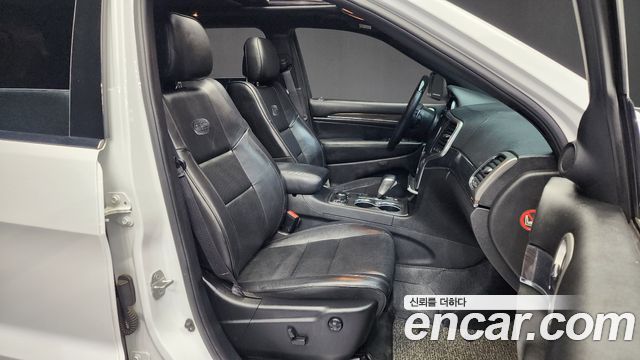 Jeep Grand Cherokee 3.0 Diesel Overland WK2 2018 — фото 11