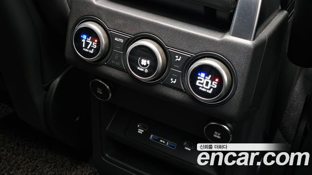 Land Rover Discovery 5 3.0 SD6 HSE Luxury 2019 — фото 19