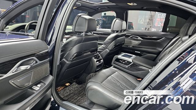 BMW 7 Series (G11) 740d xDrive M Sport 2016 — фото 12