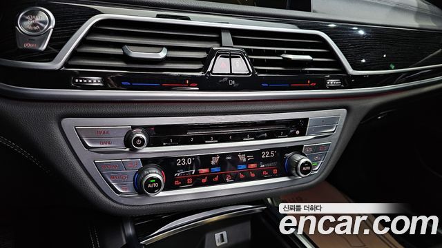 BMW 7 Series (G11) 740d xDrive M Sport 2016 — фото 16