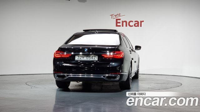 BMW 7 Series (G11) 750Li xDrive Luxury 2016 — фото 4