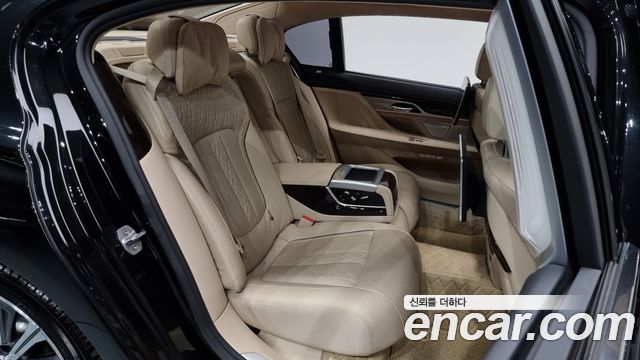 BMW 7 Series (G11) 750Li xDrive Luxury 2016 — фото 12