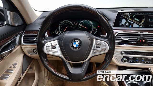 BMW 7 Series (G11) 750Li xDrive Luxury 2016 — фото 13