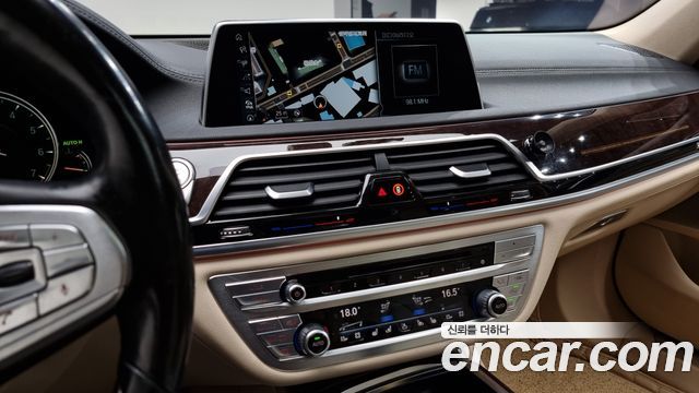 BMW 7 Series (G11) 750Li xDrive Luxury 2016 — фото 14