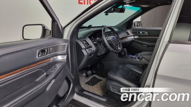 Ford Explorer 2.3 Limited 4WD 5th 2016 — фото 12