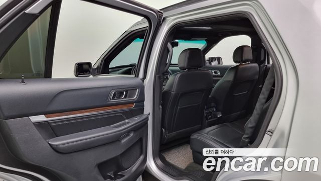 Ford Explorer 2.3 Limited 4WD 5th 2016 — фото 17