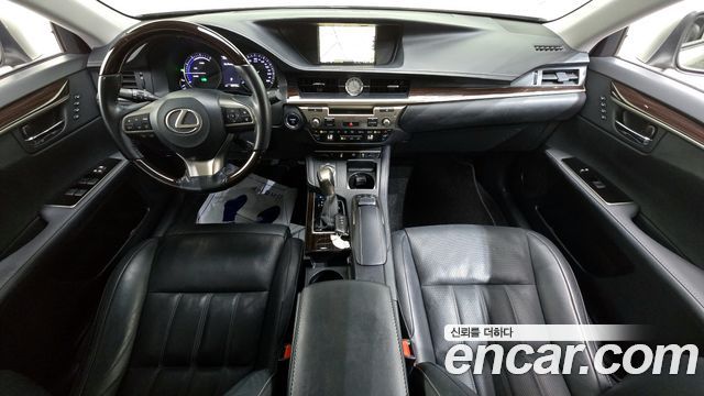 Lexus ES300h Executive XV60 2018 — фото 7