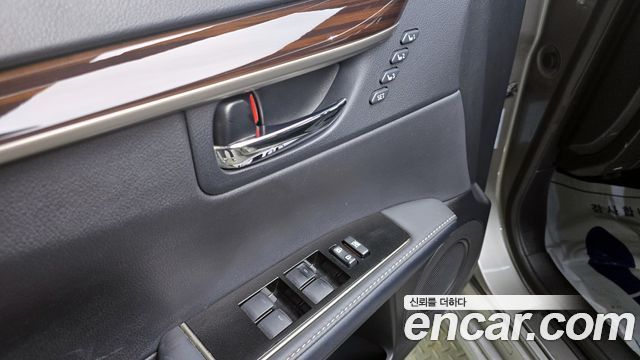 Lexus ES300h Executive XV60 2018 — фото 17