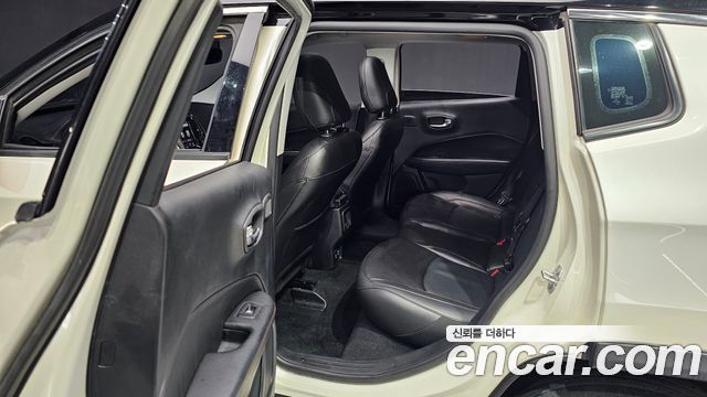 Jeep Compass (II) 2.4 Limitied AWD 2019 — фото 12