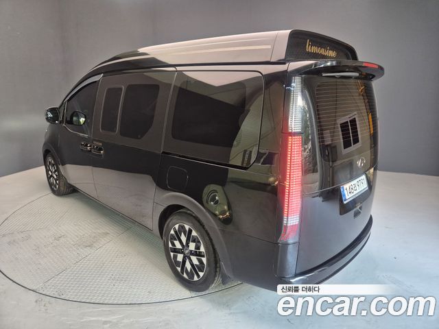 Hyundai Staria 4WD Lounge 7-Seater Limousine 2023 — фото 6