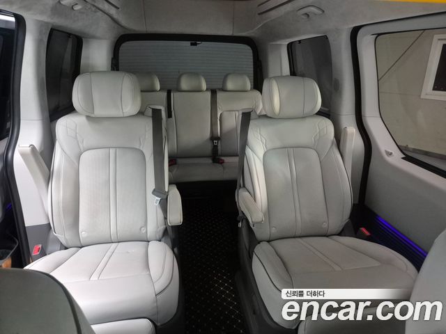 Hyundai Staria 4WD Lounge 7-Seater Limousine 2023 — фото 9