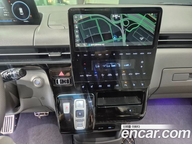 Hyundai Staria 4WD Lounge 7-Seater Limousine 2023 — фото 15