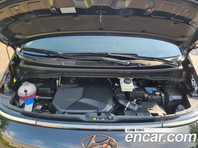 Hyundai Staria 4WD Lounge 7-Seater Limousine 2023 — фото 24