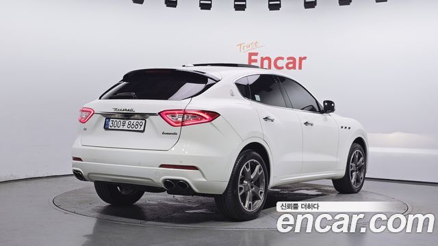 Maserati Levante 3.0 AWD GranLusso 2017 — фото 2