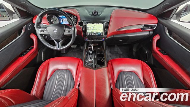 Maserati Levante 3.0 AWD GranLusso 2017 — фото 7