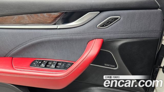 Maserati Levante 3.0 AWD GranLusso 2017 — фото 14