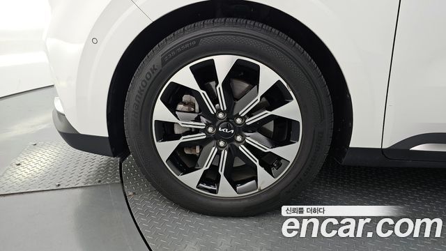 Kia Carnival (IV) Gasoline 7-Seater Signature 2023 — фото 5