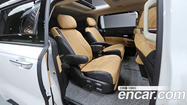 Kia Carnival (IV) Gasoline 7-Seater Signature 2023 — фото 11