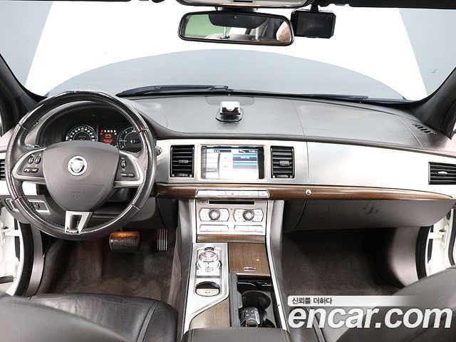 Jaguar XF 3.0D Luxury X250 2013 — фото 19