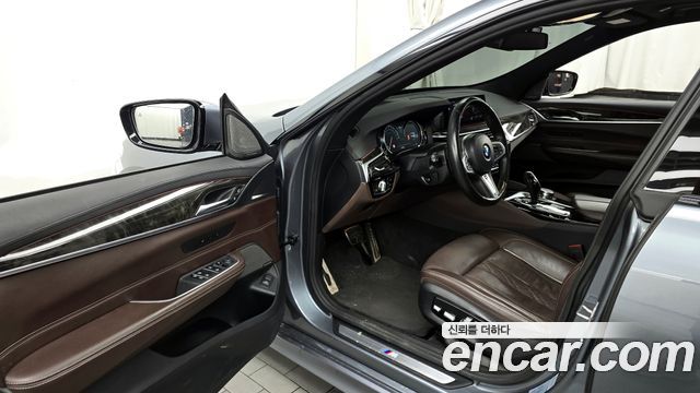 BMW 6 Series GT (G32) 640i xDrive M Sport 2018 — фото 10